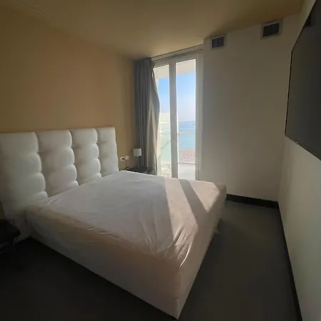 Rn006 - Rimini, Esclusivo Bilocale Fronte Mare Rimini